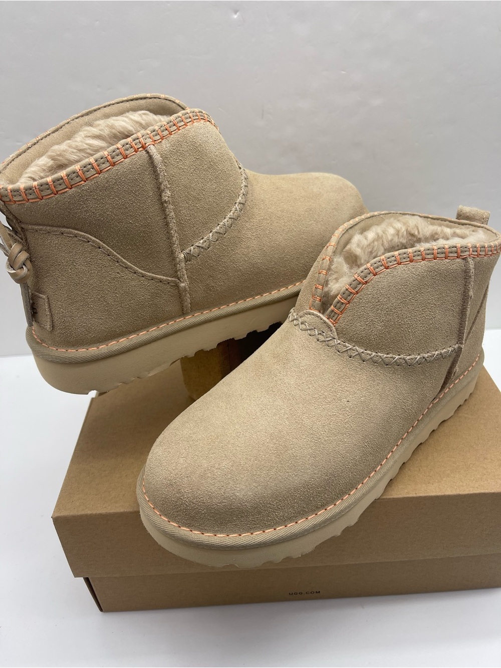 UGG
W / 1178830
W CLASSIC ULTRA MINI ELARIA
MDSD - Mustard Seed - Picture 9 of 16